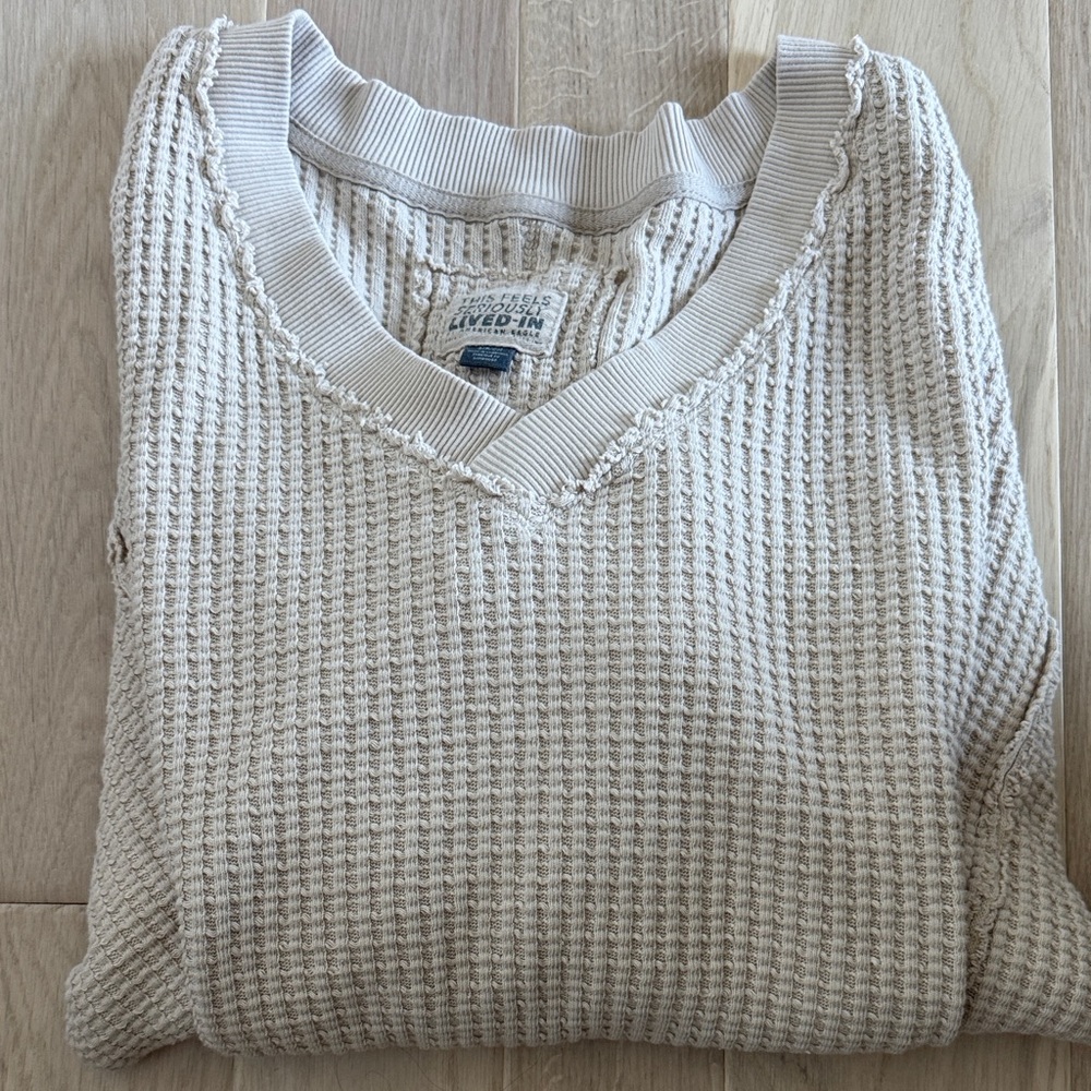American Eagle women’s sweatshirt/sweater size small like new